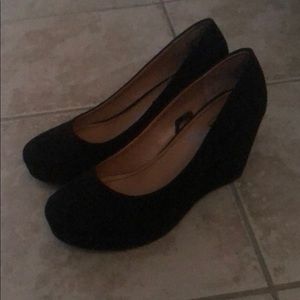 Black Wedges